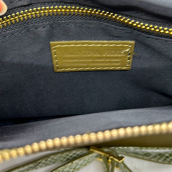 Valentina Fiore Beautiful Olive Green Leather Crossbody Bag Purse 👜 👜 - Picture 3 of 5